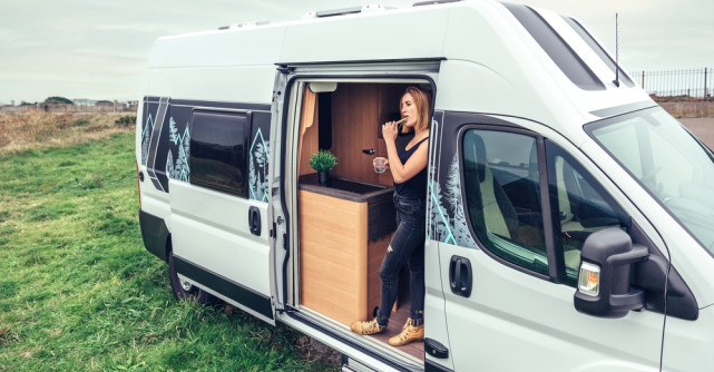 Cum ne menținem dinții sănătoși și curați în concediu - 4 soluții practice