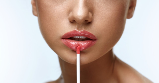 Buze moi și hidratate cu ajutorul unui balsam de buze!