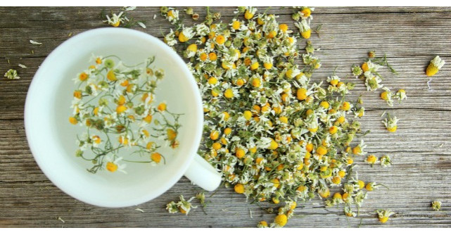 Tratamente naturiste. Plantele care te scapa de rosu in gat