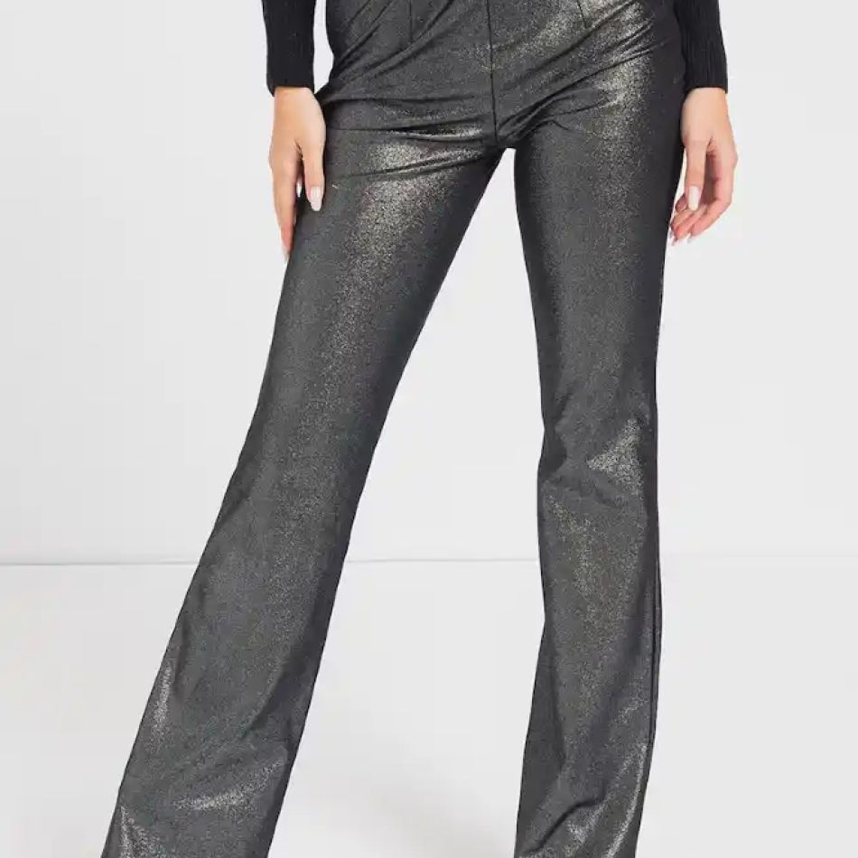 Strălucirea modernă: Cum integrezi accente metalice în ținutele tale