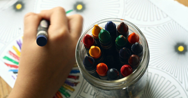 Deficitul de atenție la copii (ADHD): semne pe care le pot observa părinții