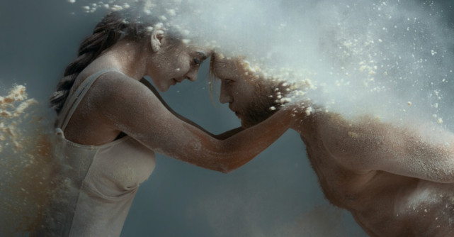 E posibil sa iubesti doi oameni in acelasi timp? Ce spun expertii