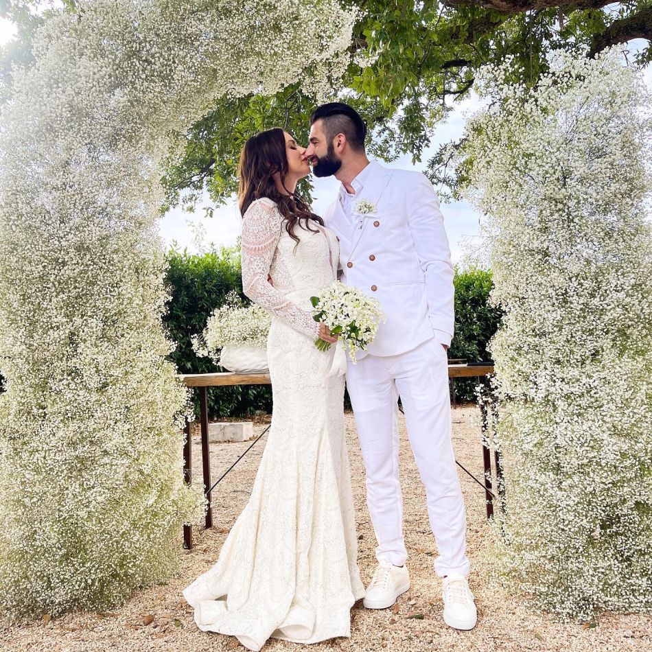 Cătălina Grama și Paul Ipate s-au căsătorit civil, în Italia. Imagini de la nunta celor doi