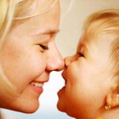 Spray-urile nazale Humex cu apa de marea de la Laboratoires Urgo 