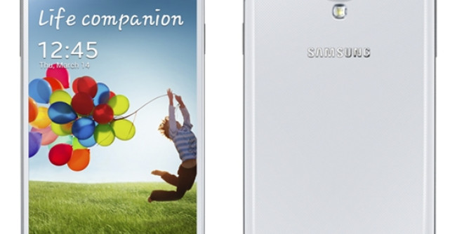 Samsung lanseaza GALAXY S 4   