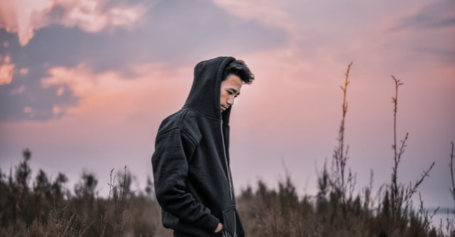 Cum să creezi stiluri cool cu ​​un hanorac pentru bărbați - verifică!