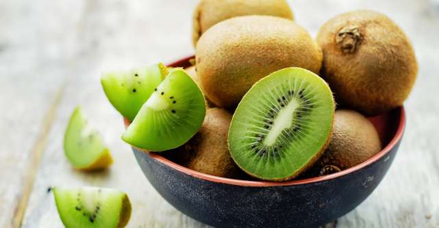 Kiwi – Câte calorii are acest fruct și ce beneficii aduce sănătății?