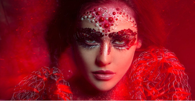Astrologie: Femeia Rac, cea mai buna sotie din zodiac