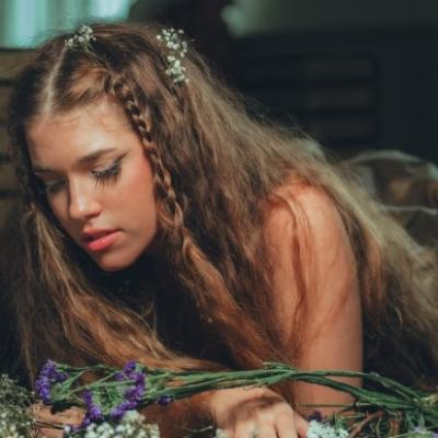  Cum sună cei mai frumoși ani ai vieții în noua lansare a lui may's diary