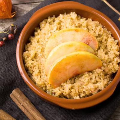 Budinca de quinoa cu vanilie pentru micul dejun: Poate fi combinata cu orice fruct!