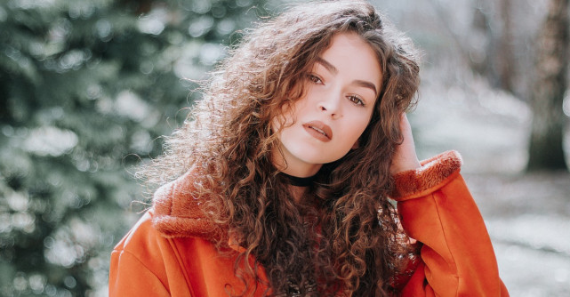 10 piese vestimentare clasice pe care orice franțuzoaică le are în garderobă