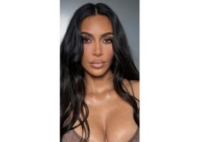 Kim Kardashian a stârnit isterie în online! Vedeta a lansat lenjeria intimă cu păr pubian fals