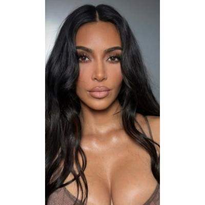 Kim Kardashian a stârnit isterie în online! Vedeta a lansat lenjeria intimă cu păr pubian fals 