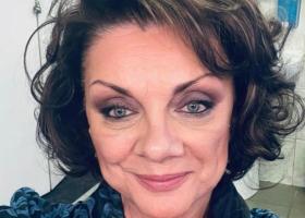 Carmen Tănase revine la teatru după plecarea de la Românii au talent. În ce spectacole poate fi văzută actrița în octombrie