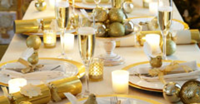 5 aranjamente centrale pentru masa de Craciun