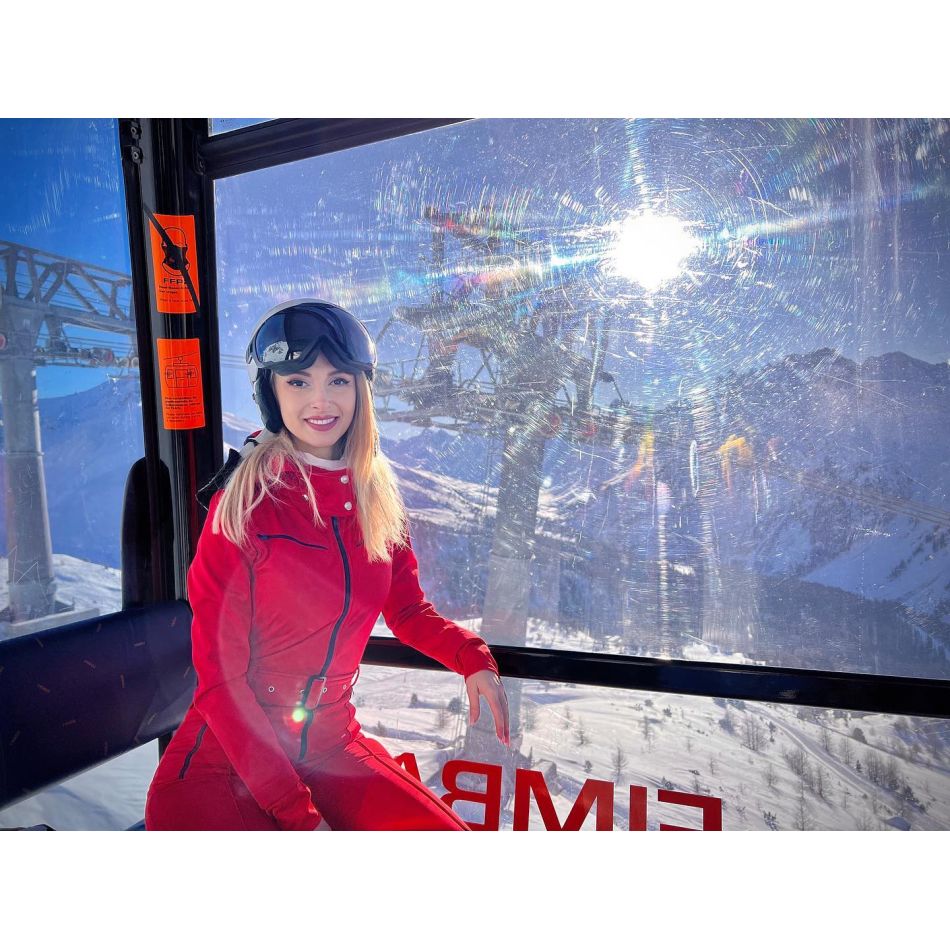 Andreea Bălan, fericită alături de Victor  Cornea: O nouă poveste de dragoste pentru artistă