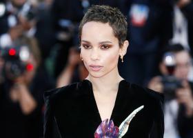 Zoë Kravitz surprinsă în ipostaze tandre CU CINE??? Nu e glumă! Pare că cele două vedete sunt împreună