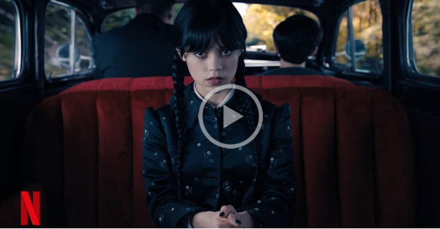 Interviu cu celebra Coleen Atwood, unul dintre cei mai cunoscuti costume designeri de la Hollywood, despre serialul Wednesay!