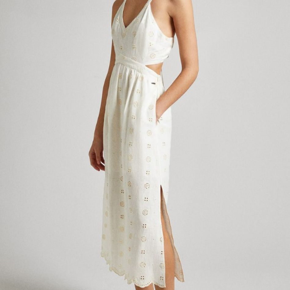 15 piese vestimentare din in, esențiale pentru a-ți lăsa pielea să respire pe timp de vară