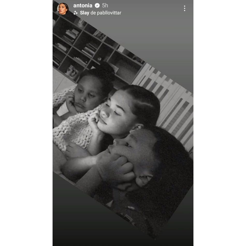 Antonia radiază de fericire alături de copiii ei! Cum i-a surprins artista pe Maya, Akim și Dominic?