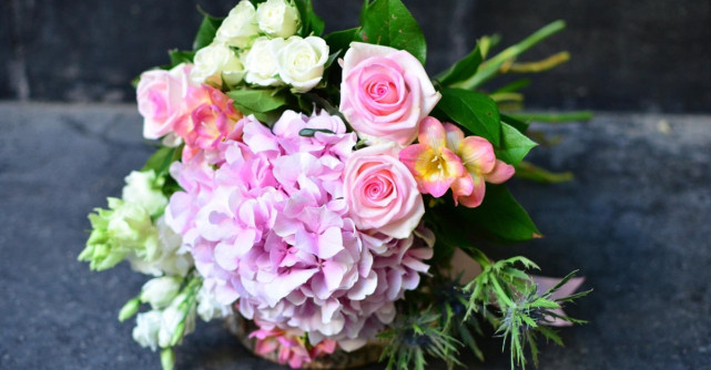 20% dintre românce primesc flori (aproape) în fiecare lună 