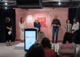 Primul program din România care oferă elevelor și studentelor produse menstruale și consultații ginecologice la 50% reducere