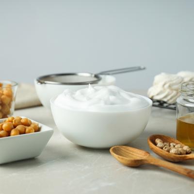 Aquafaba, ”albușul” vegan: Ce este, cum se face și la ce se folosește această alternativă vegană uimitoare