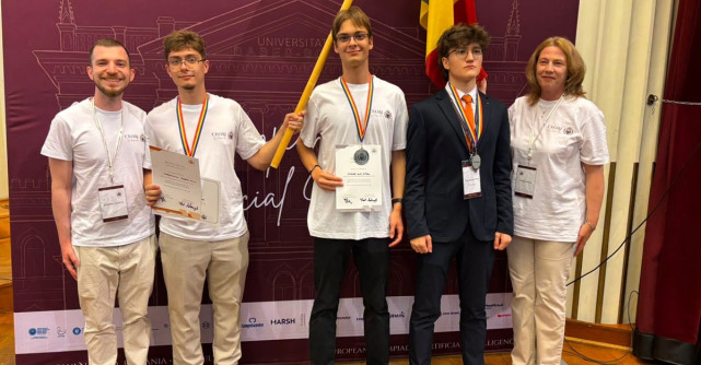 Performanță de excepție pentru elevii români la prima ediție a Olimpiadei Central-Europene de Inteligență Artificială