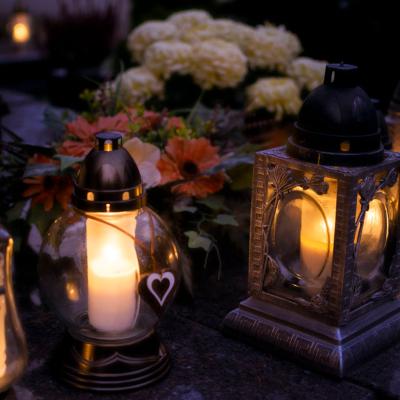 Cum gestionăm doliul și dorul de cei pierduți în perioada sărbătorilor?