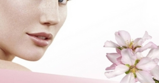 Recapata-ti vitalitatea tenului cu migdale bio, firesc, de la Weleda!