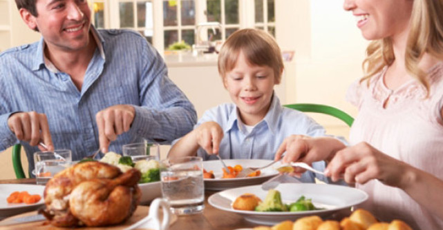 Nu te-ai fi asteptat: MASA in FAMILIE aduce beneficii surprinzatoare