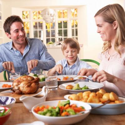 Nu te-ai fi asteptat: MASA in FAMILIE aduce beneficii surprinzatoare