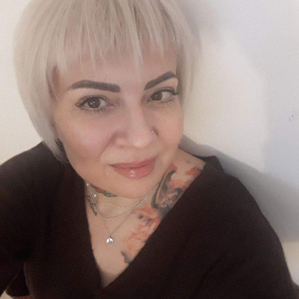 Calina, dans pe manele în ziua în care bunica sa. Mioara Roman a fost înmormântată: Nu pot să plâng în public...