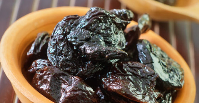 Cea mai eficienta cura: Dieta cu prune uscate! Slabesti cat vezi cu ochii