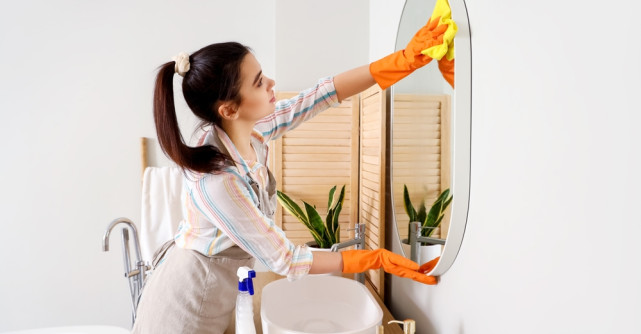De ce oglinzile din casă trebuie să fie mereu curate: ritualuri simple pentru a ține energiile negative la distanță