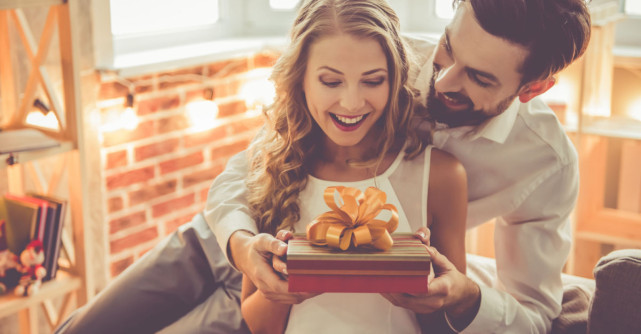 Cadouri de ziua Îndrăgostiților: Ce să îi oferi persoanei iubite