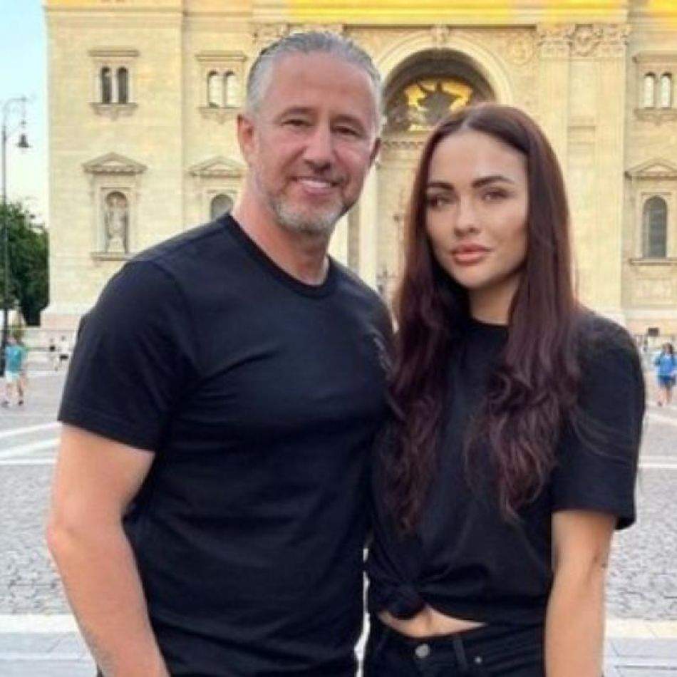 Moment special în familia lui Laurențiu Reghecampf și a Corinei Caciuc.  Fiul lor cel mic a fost botezat în weekend