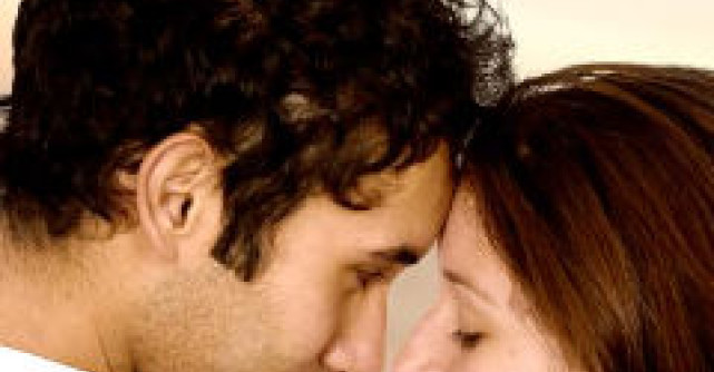 Ii lasi sa faca sex acasa?