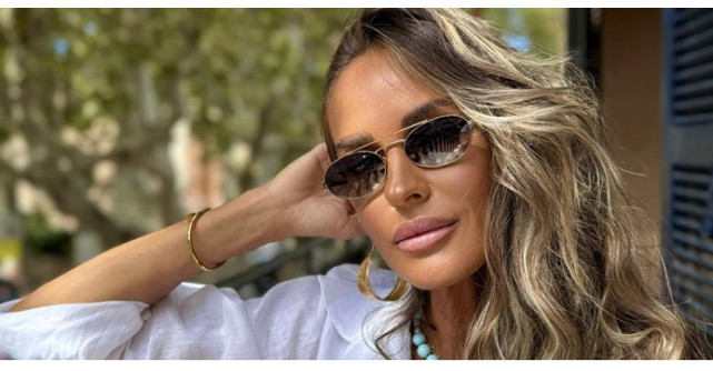 Diana Munteanu, imagini de infarct în Santorini! Cum arată vedeta în costum de baie, la 46 de ani