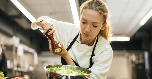 Cum să-ți transformi pasiunea într-o sursă de venit? 5 idei ca să faci primul pas spre succes