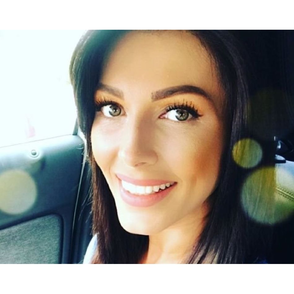 În timp ce Ilinca Vandici anunța despărțirea, Andrei Neacșu era în vacanță alături de o tânără misterioasă