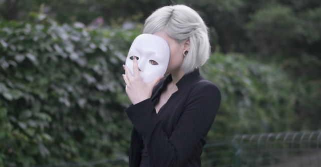 7 Moduri prin care iti dai seama daca cineva minte