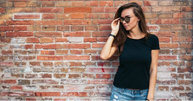 Schimbă-ți garderoba: reduceri de mai la tricouri de firmă!