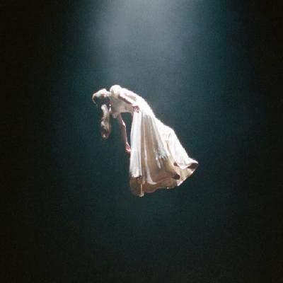 Ariana Grande lansează 'Eternal Sunshine Deluxe: Brighter Days Ahead', cu șase piese noi și un scurtmetraj emoționant