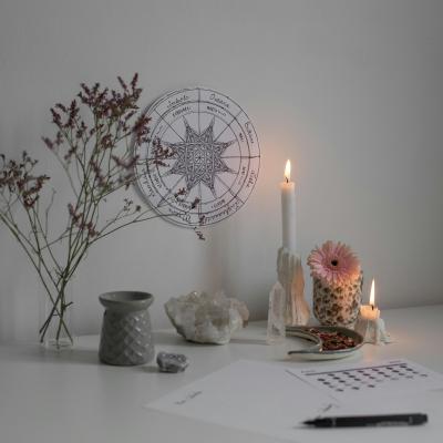 Eclipsa ca prag interior: Luna Nouă în Vărsător și ritualul deschiderii către drumuri noi
