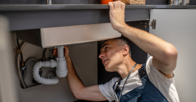 Cele mai frecvente cazuri când este necesar să chemați un instalator