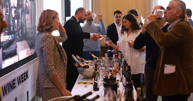 Ultimul fashion trend? Să încerci vinurile românești degustate la Milano