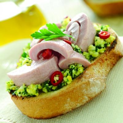 Bruschetta cu ton RIO Mare  si sos verde