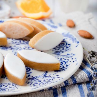 Fursecuri glazurate cu lichior de oua