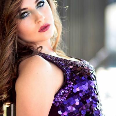 Glamour suprem în aceste bluze elegante de seară cu paiete!